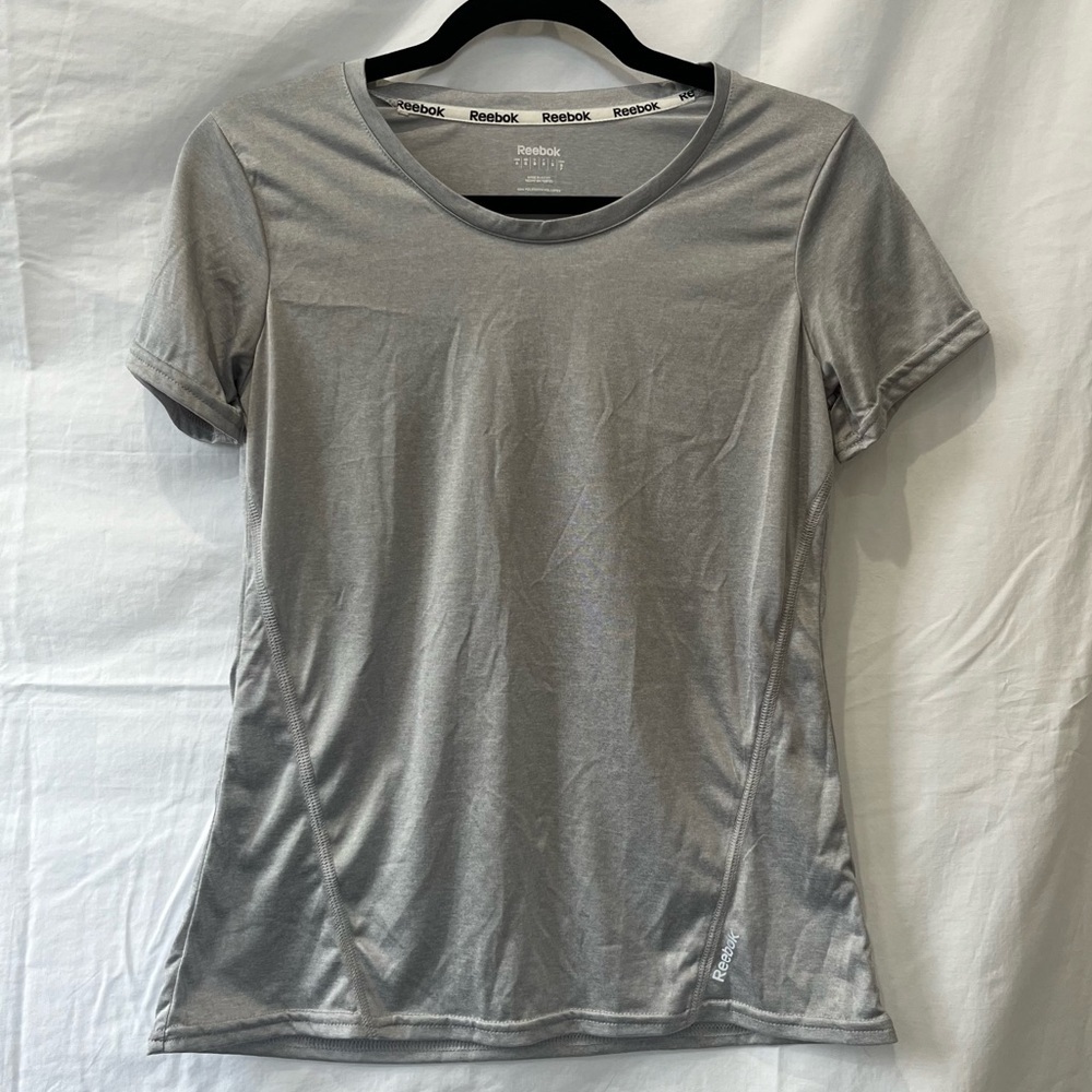 Reebok Gray Short Sleeve Tech Shirt – Size Small